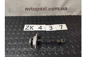 ZK0437 7948017000 ограничитель хода двери зад L Hyundai/Kia Matrix 01-07 40-01-02