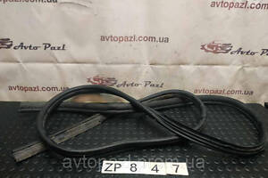 ZP0847 8200425638 уплотнитель багажника с дефектом Renault (RVI) Kangoo 2 08-12 27-04-02