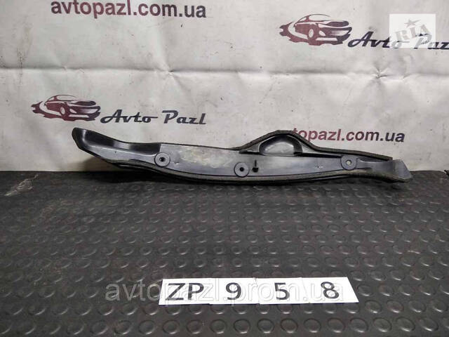 ZP0958 538280d100 Пильник крила L Toyota Yaris 13-46-01-06