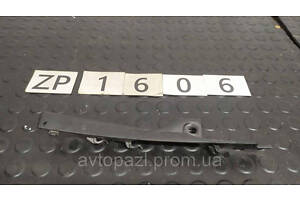 ZP1606 668220167R накладка кутова лобового скла R Renault (RVI) Logan 2 13- 27-05-03