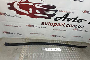 ZP3347 6786442010 уплотнитель порога Toyota RAV4 12-0