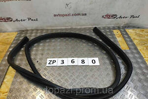 ZP3680 1534918 уплотнитель двери перед L/R Ford Focus 08-11 0