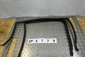 ZP3779 5NA839432 уплотнитель стекла двери зад R VAG Tiguan 2 16- 0