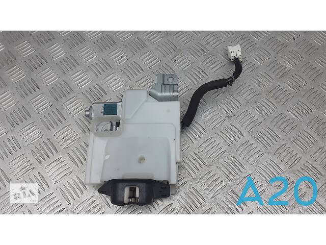 905001JB0A - Б/у Замок крышки багажника на NISSAN QUEST (RE52) 3.5 V6 2013 г.