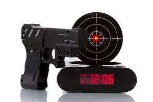 Будильник SUNROZ Gun Alarm Clock с мишенью Черный (SUN3415)