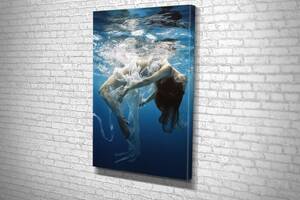 Картина у вітальню спальню для інтер'єру Дівчина у воді KIL Art 51x34 см (814)