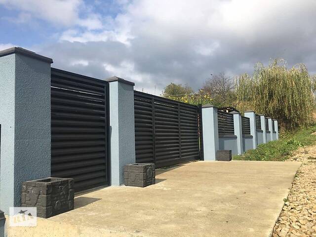 Гарна та сучасна огорожа для будинку, котеджу, ціна забору металевого з установкою. - Фото 3