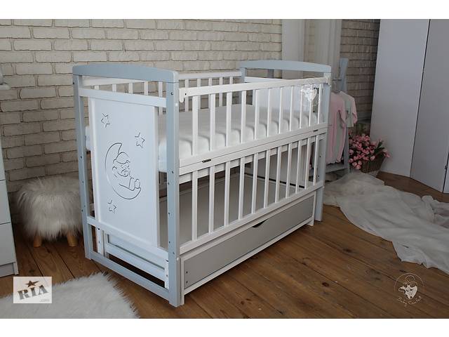 Ліжко дитяче Baby Comfort TEDDY біло-сіра з шухлядою та маятником