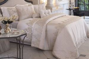 Покрывало постельное Linzy Gold 270х260 см с наволочками и декоративными подушками сатин Pepper home бежевый DP70792