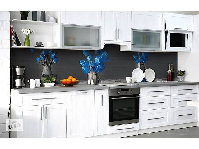 Наклейка на скинали Zatarga на кухню «Охапки синих тюльпанов» 600х2500 мм виниловая 3Д наклейка кухонный фартук