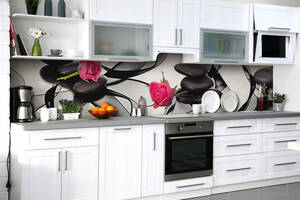 Наклейка на скинали Zatarga на кухню «Цветок и камни» 600х2500 мм виниловая 3Д наклейка кухонный фартук самоклеящаяся