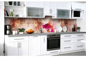 Наклейка на скинали Zatarga на кухню «Ирис на кирпичной стене» 600х3000 мм виниловая 3Д наклейка кухонный фартук