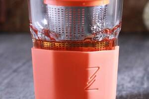 Стакан-заварник ZestGlass Original 415мл с металлическим ситечком и силиконовой защитой (оранжевый)