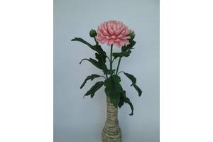 Розовая хризантема из холодного фарфора. Ручная работа.