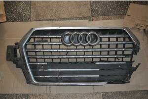 Audi Q7 15 решітка радіатора дефект 4m0 853 651f