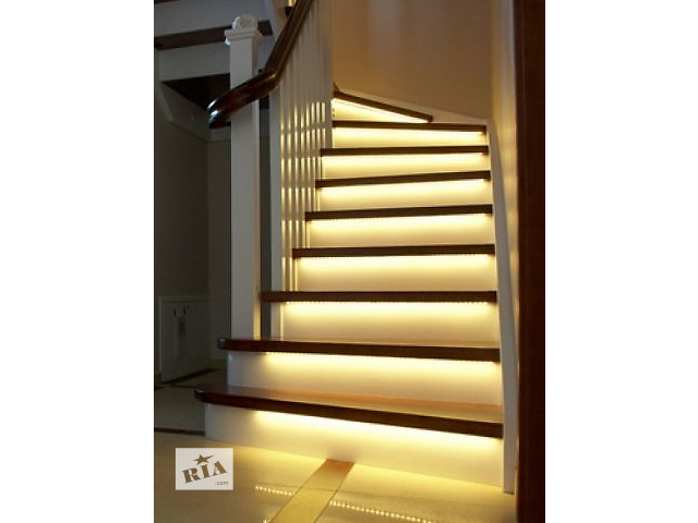 Автоматичне підсвічування сходів LED