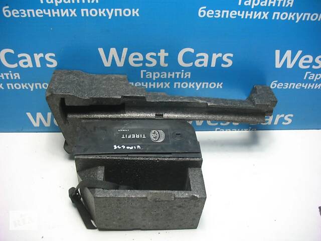 Б/У Бокс для домкрата 1996 - 2003 6385830051 1996-2003