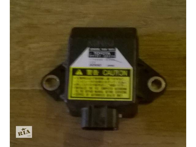 Б/у датчик YAW RATE SENSOR DENSO 89183-48010 для хэтчбека Toyota Yaris 2001-2005г