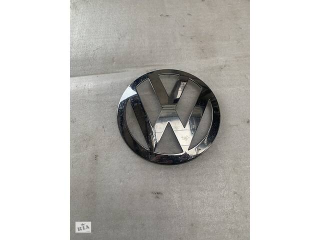 Б/у емблема для Volkswagen T5 (Transporter) 2008 = 7HO 853 601 = передня