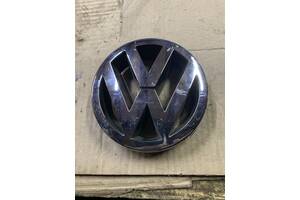 Б/у емблема для Volkswagen Touran 2009 = 1TO 853 601 A = передня