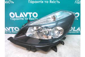 Б/у Фара передняя левая Renault Clio III 2005-2014. 8200865607.