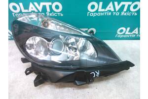 Б/у Фара передняя правая Renault Clio III 2005-2014. 8200865604