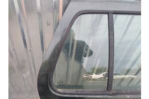 Б/у глухое стекло задней правой двери для Volkswagen Golf III