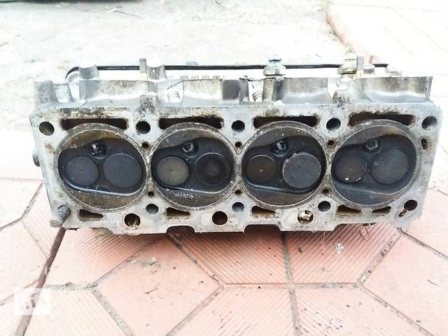 Б/у головку блоку для Volkswagen Golf III 1.4-1.6 032103373 030103374