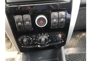 Б/у кнопка включения мотора стеклоподъемника для ВАЗ Largus Renault mcv 2013