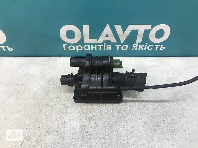 Корпус термостата Citroen Jumpy 2005-2010. C4 Picasso 20052010. C4 20042011. C3 20052009. 1.6 HDI.