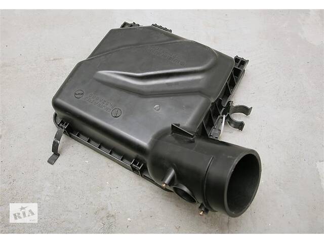 Б/у Корпус воздушного фильтра крышка верхняя на SUBARU Legacy (B13) 03-06 46052AG000