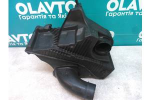 Б/у Корпус воздушного фильтра Renault Clio III 2005-2014. Modus 2005-2014. 8200725603.