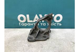 Б/у Кронштейн подвесного подшипника полуоси Renault Scenic 2003-2009. Megane II 2003-2009. Laguna II. 1.9 DCI.