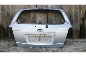 Б/у крышка багажника для Kia Sorento 2003-2008 73700-3E102