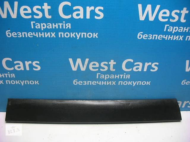 Б/У Молдинг задніх лівих дверей нижній Passat 3B0854949. Кращий вибір!