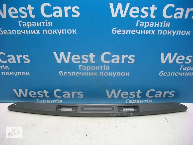 Б/У Накладка кришки багажника (панель підсвічування номера) 2002 - 2008 6S61A43404ACW