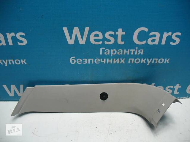 Б/У Накладка кришки багажника права. Кращий вибір! 2003-2010