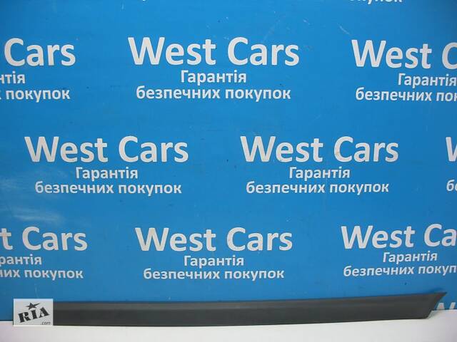 Б/У Накладка кузова збоку ліва 2003 - 2013 A6396901562