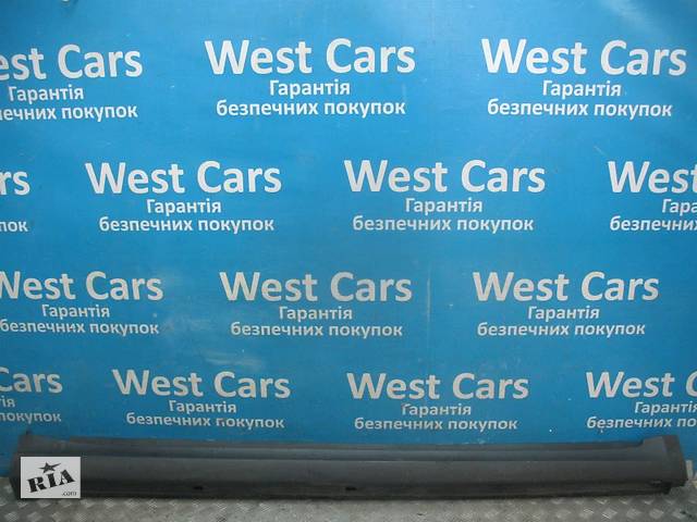 Б/У Накладка правого порога декоративна 2004 - 2012 A1696100808