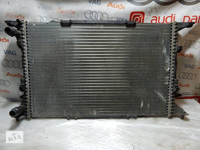 Основной радиатор AUDI A4 A5 A6 Q3 Q5 8K0121251R