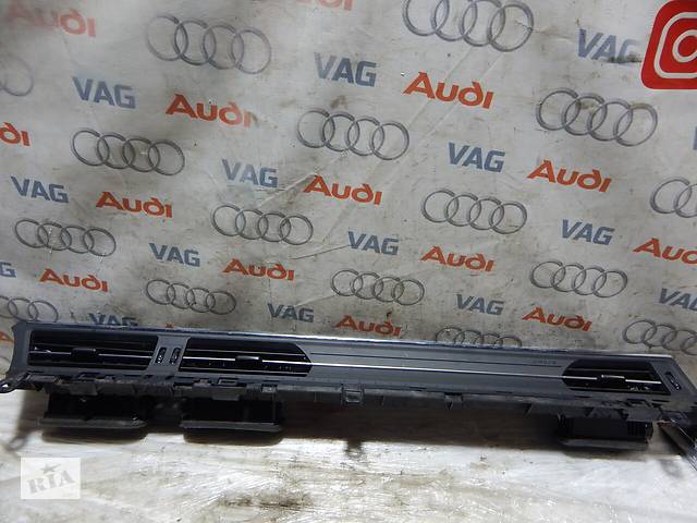 Б/У Повітряний дефлектор AUDI A6 A7 4K1820902