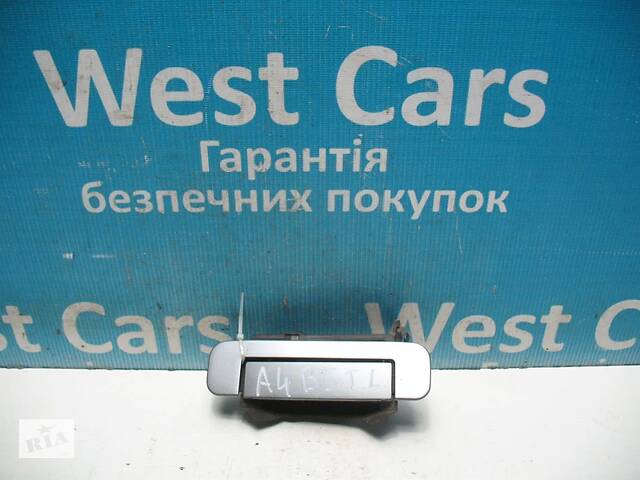 Б/У Ручка задніх лівих дверей зовнішня сіра 100 4A0839205. Найкраща ціна!