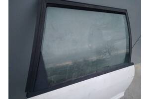 Б/у стекло задней правой двери для Volkswagen Passat B4 универсал