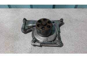 Б/у Водяная помпа, насос Renault Kangoo 1997- . Megane II 2003-2008. Nissan Kubistar 1997-2008. NV 200 2011-. 1.5 dci.