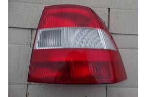Б\У Подержанный фонарь задняя сторона правая в крыло для Opel Vectra B 1995-1998