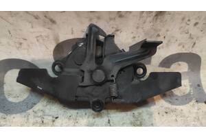 Б/у замок капота для Toyota Corolla 2001-2007 53510-0F010