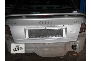 Кришка багажника білого кольору в наявності Audi A4 Седан 1997 без спойлера