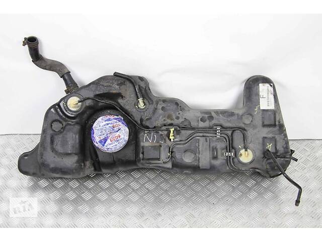 Бак топливный пластик Nissan Note (E11) 2006-2013 172019U01A (3939)