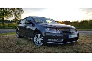 Бампер передний для Volkswagen Passat B7 2010-2015