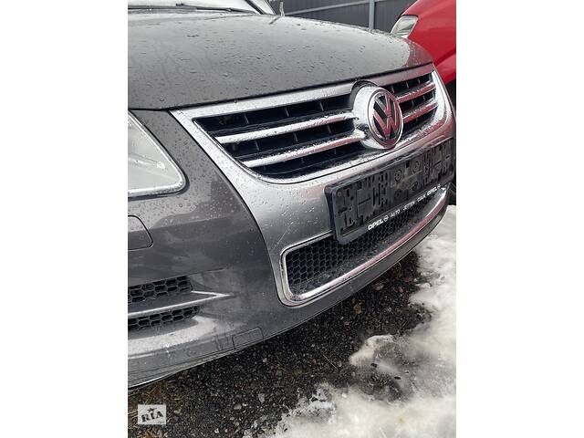 Бампер передній Volkswagen Touareg 1